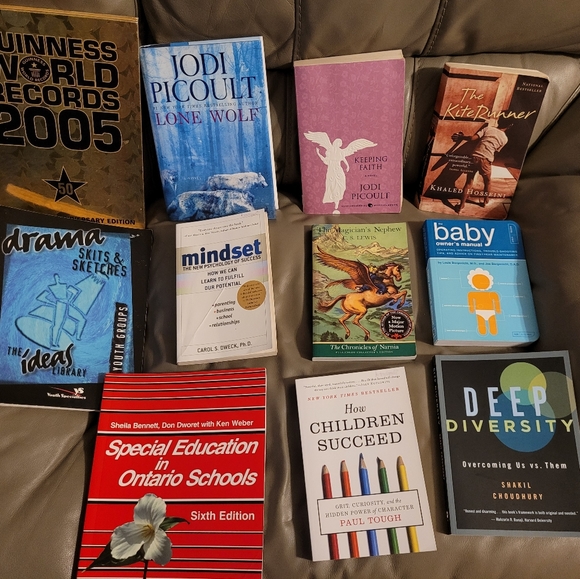 Variety of books - Picture 1 of 9